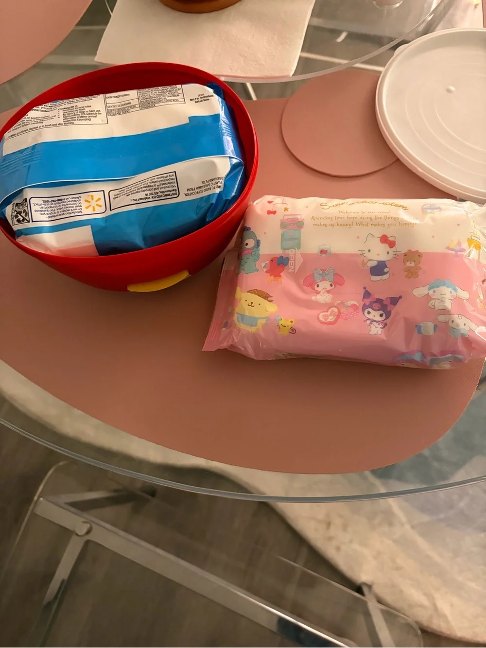 Hello Kitty Wet Wipes Dispenser